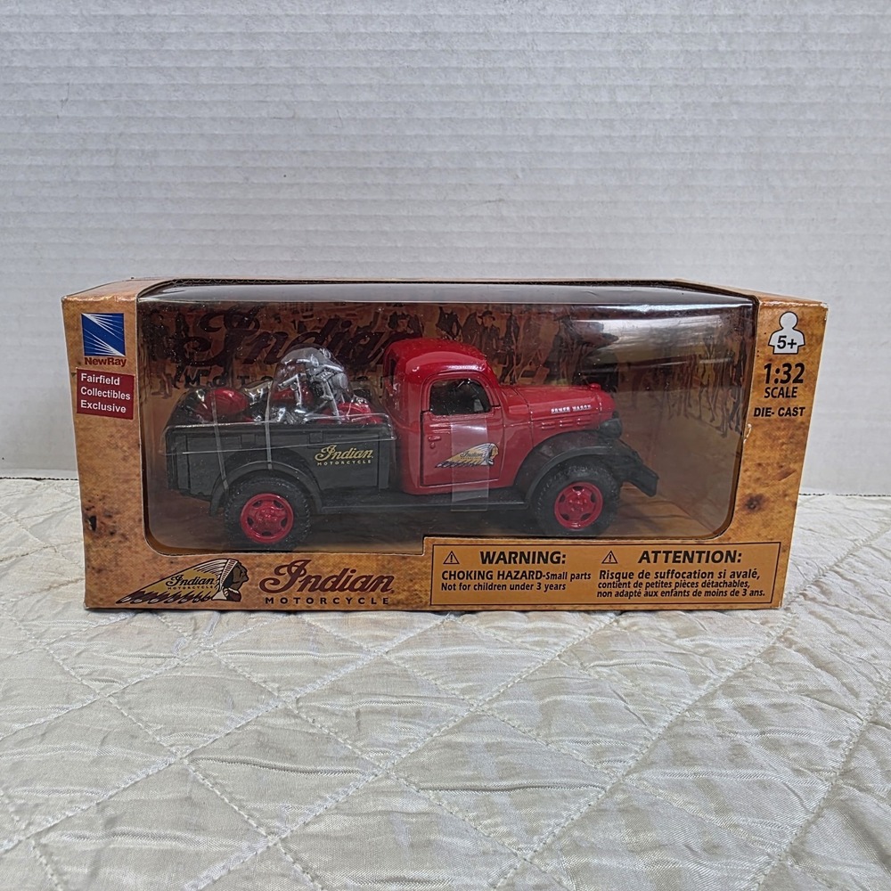1947 Indian Chief‎ Motorcycle & 1946 Dodge Power Wagon 1:32 Scale Die-Cast